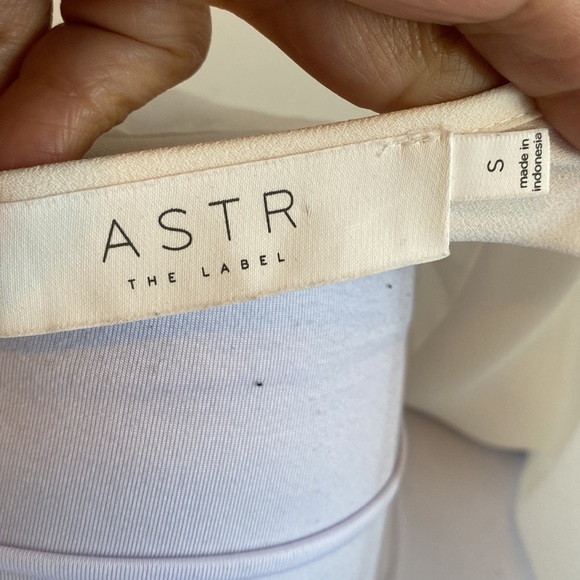 Astr The Label Crochet Hem Top Cream - Picture 7 of 8